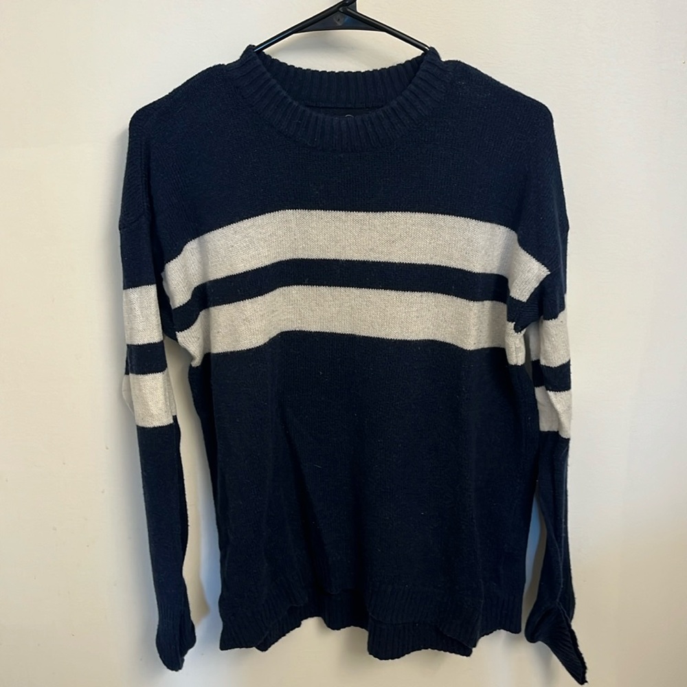 Men’s AEO Blue Striped Sweater Medium - Good